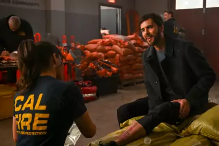 Fire Country - galeria zdjęć - filmweb