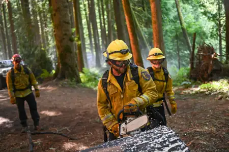 Fire Country - galeria zdjęć - filmweb