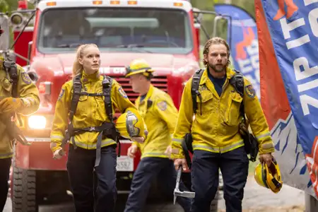 Fire Country - galeria zdjęć - filmweb