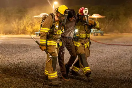 Fire Country - galeria zdjęć - filmweb