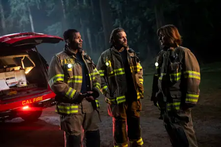 Fire Country - galeria zdjęć - filmweb