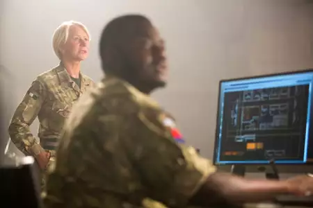 Niewidzialny wróg - galeria zdjęć - filmweb