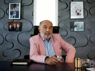 Wszystko zostanie w rodzinie 1/2 - galeria zdjęć - filmweb