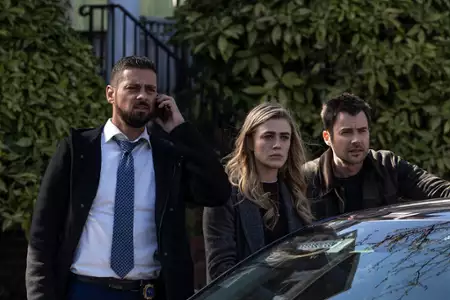 Turbulencje - galeria zdjęć - filmweb