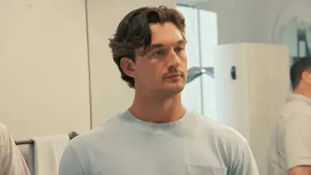 Going Home with Tyler Cameron - galeria zdjęć - filmweb