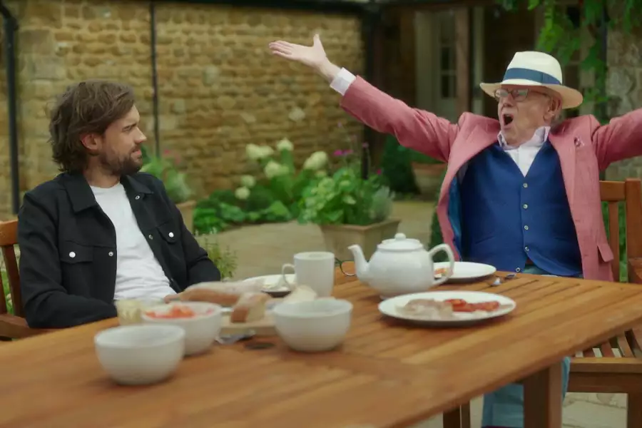 Jack Whitehall: Ojcostwo z moim ojcem - galeria zdjęć - filmweb