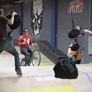 Jackass: Świry w akcji 2 - galeria zdjęć - filmweb