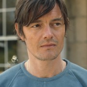 Sam Riley w Ona jest miłością