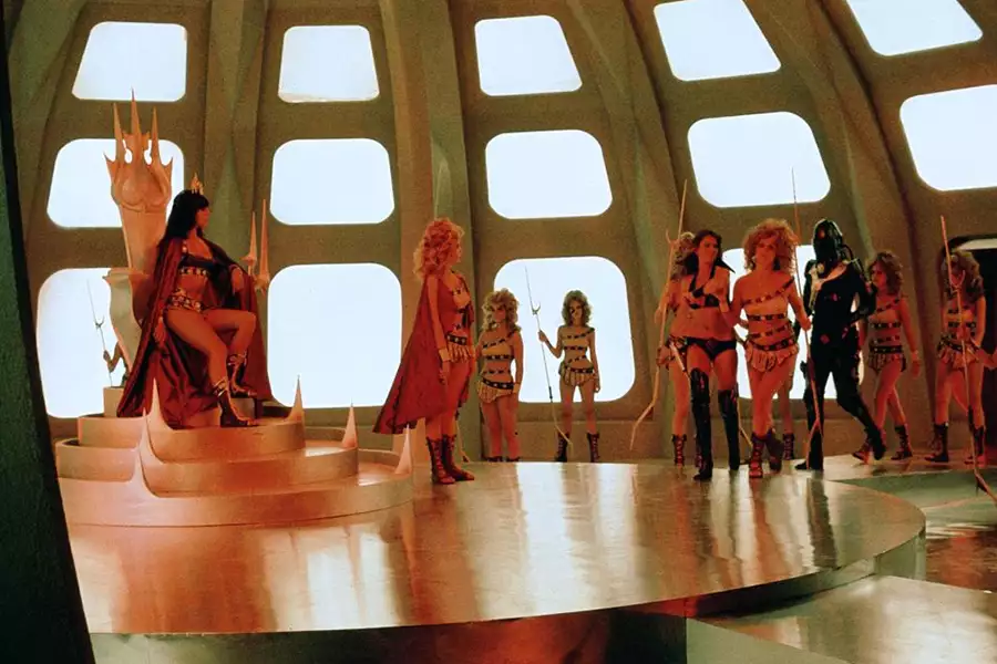 Starcrash - galeria zdjęć - filmweb