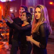 Niezgodna - galeria zdjęć - filmweb