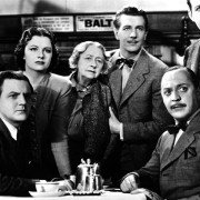 Starsza pani znika - galeria zdjęć - filmweb