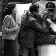 Starsza pani znika - galeria zdjęć - filmweb