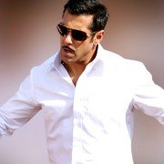 Dabangg - galeria zdjęć - filmweb