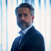 Doktor Larsen - galeria zdjęć - filmweb