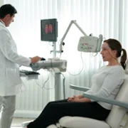 Doktor Larsen - galeria zdjęć - filmweb