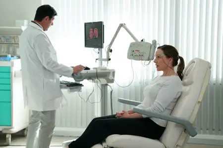 Doktor Larsen - galeria zdjęć - filmweb