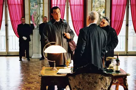 Cudzoziemiec - galeria zdjęć - filmweb