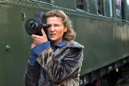 Afonia i pszczoły - galeria zdjęć - filmweb