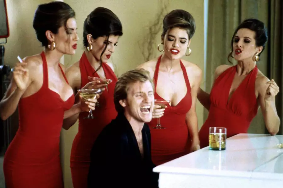 W krzywym zwierciadle: Strzelając śmiechem - galeria zdjęć - filmweb