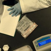How to Fix a Drug Scandal - galeria zdjęć - filmweb