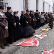 Panna opętana - galeria zdjęć - filmweb