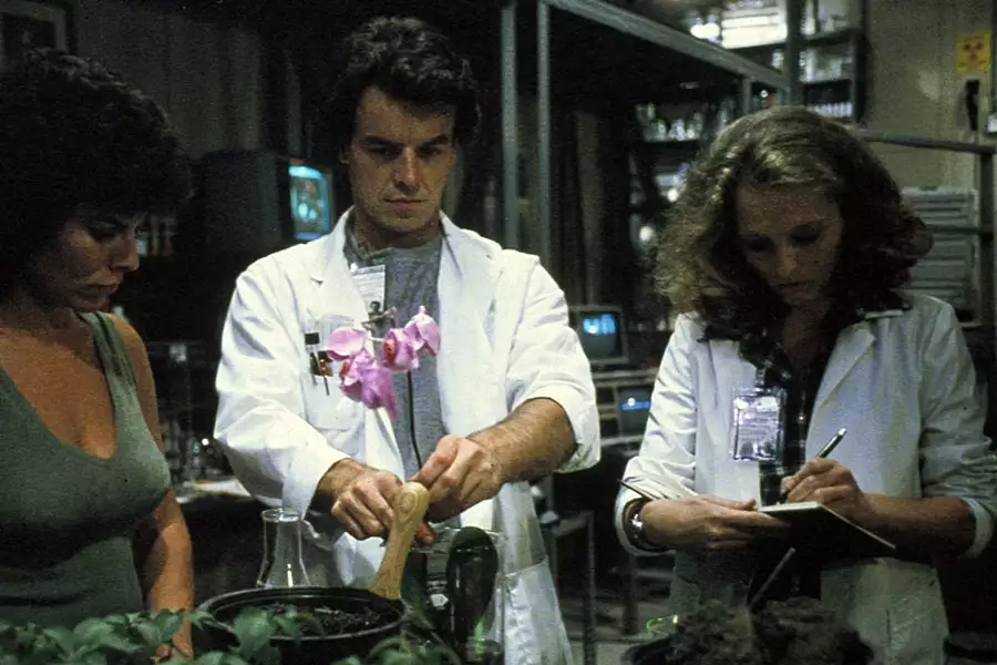 Potwór z bagien - galeria zdjęć - filmweb
