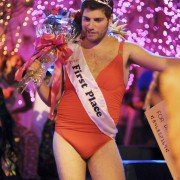 Happy Endings - galeria zdjęć - filmweb