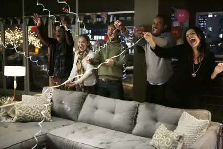 Happy Endings - galeria zdjęć - filmweb
