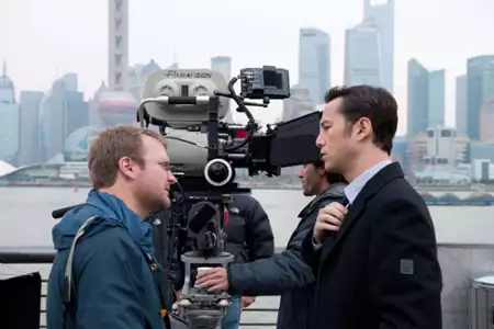 Looper - Pętla czasu - galeria zdjęć - filmweb