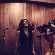 Tina - galeria zdjęć - filmweb