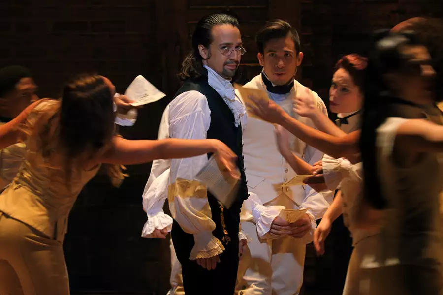 Hamilton - galeria zdjęć - filmweb