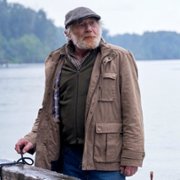 Kronika tajemnic: Niewłaściwy człowiek - galeria zdjęć - filmweb