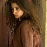 Mercedes Mason w Czerwone piaski