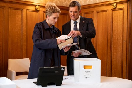Sezon 1 Odcinek 4 Paper Trails