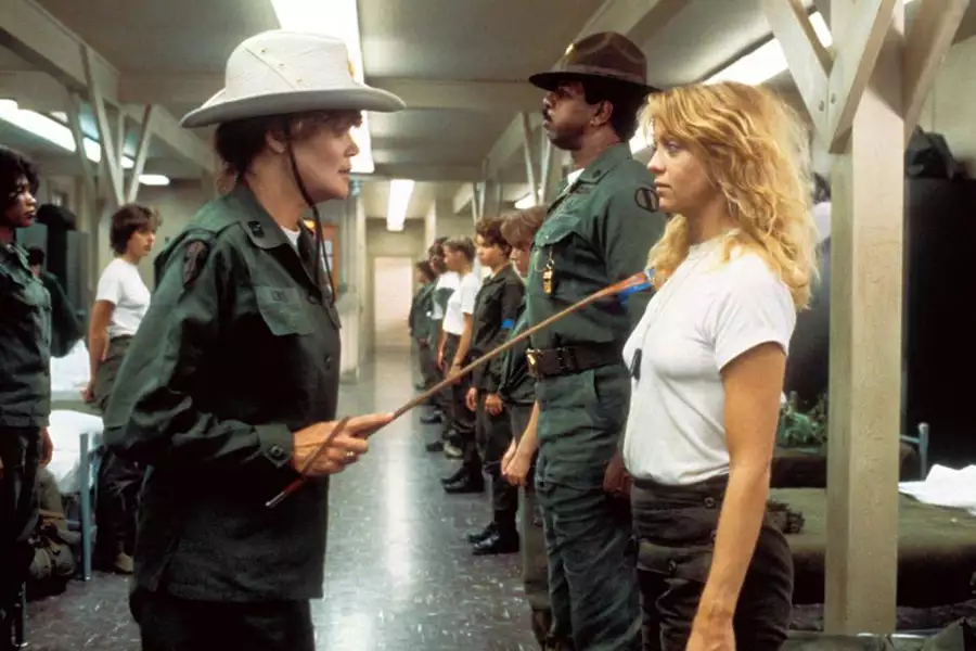 Szeregowiec Benjamin - galeria zdjęć - filmweb