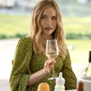 Regretting You - galeria zdjęć - filmweb