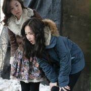 Go-hyang-i: Jook-eum-eul Bo-neun Doo Gae-eui Noon - galeria zdjęć - filmweb
