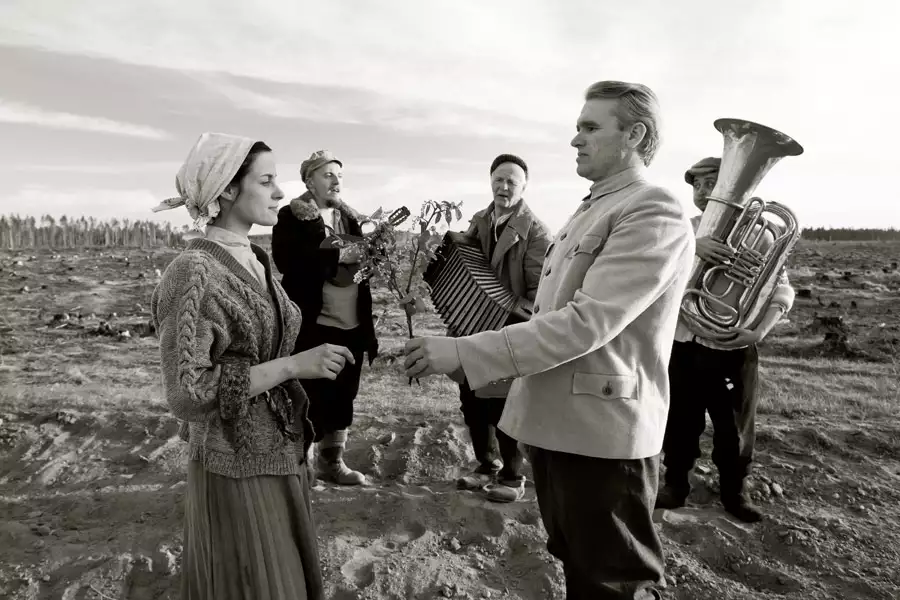 Na skrzyżowaniu wichr&oacute;w - galeria zdjęć - filmweb