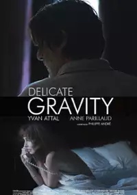 Plakat filmu Delikatna grawitacja