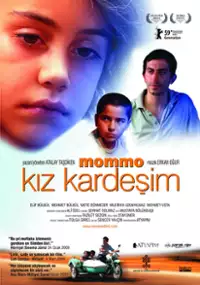 Plakat filmu Mommo