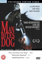 plakat filmu Człowiek pogryzł psa