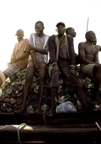 Plakat serialu 105 dni na czarnym lądzie