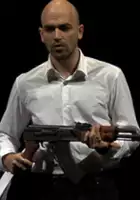 plakat filmu Roberto Saviano - w cieniu śmierci