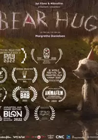 Plakat filmu Przytul niedźwiedzia