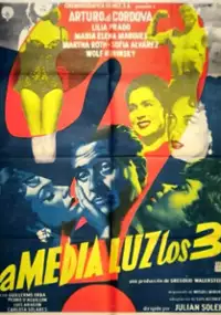 Plakat filmu A media luz los tres