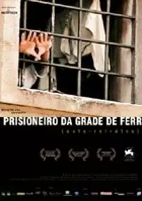 Plakat filmu Więzień za żelaznymi kratami. Autoportrety.