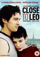 plakat filmu Tout contre Léo
