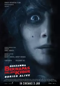 Plakat filmu Suzzanna: Bernapas dalam Kubur