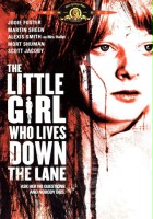 plakat filmu Mała dziewczynka, która mieszka na końcu drogi