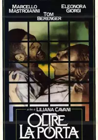 Plakat filmu Poza drzwiami